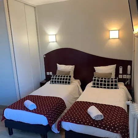 Отель Les Commercants 2*