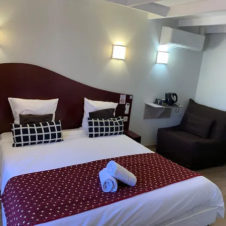 Отель Les Commercants Клермон-Ферран