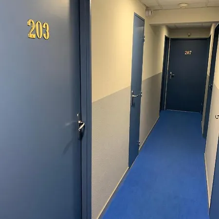 Отель Les Commercants 2*