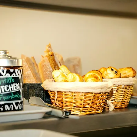 Les Commercants Hotell 2*