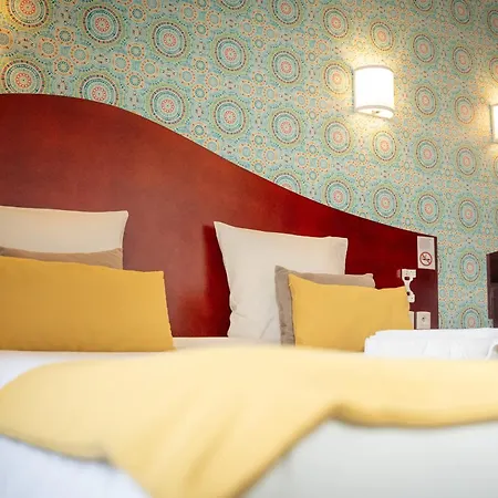 Отель Les Commercants 2*