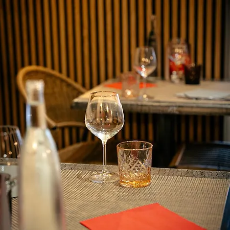 Les Commercants Отель Клермон-Ферран