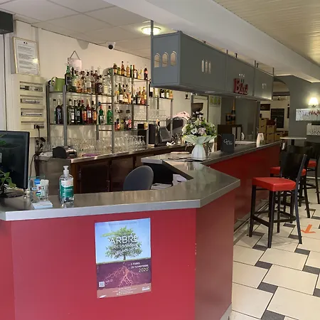 雷康梅尔坎酒店 2*