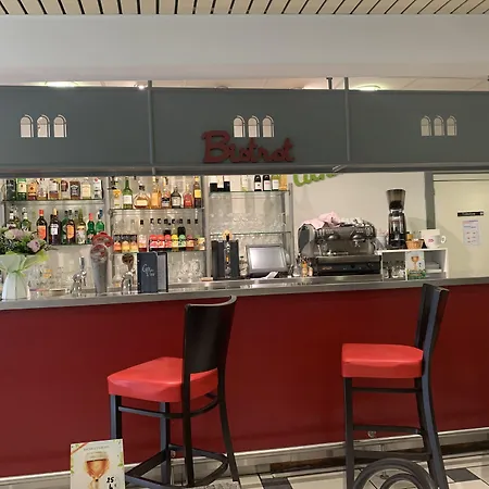 雷康梅尔坎酒店 2* 克莱蒙费朗