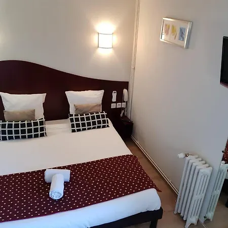 Les Commercants Hotell 2*