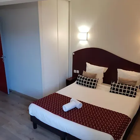 Les Commercants 2* Клермон-Ферран