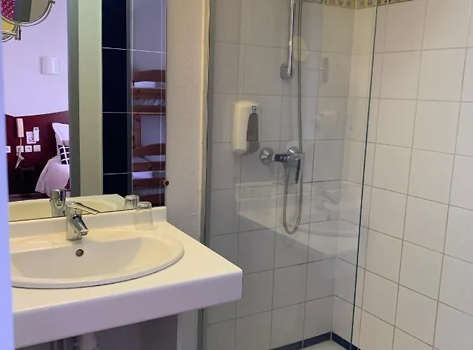 Les Commercants Hotel 2*