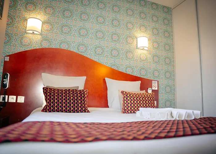 Les Commercants Hotel